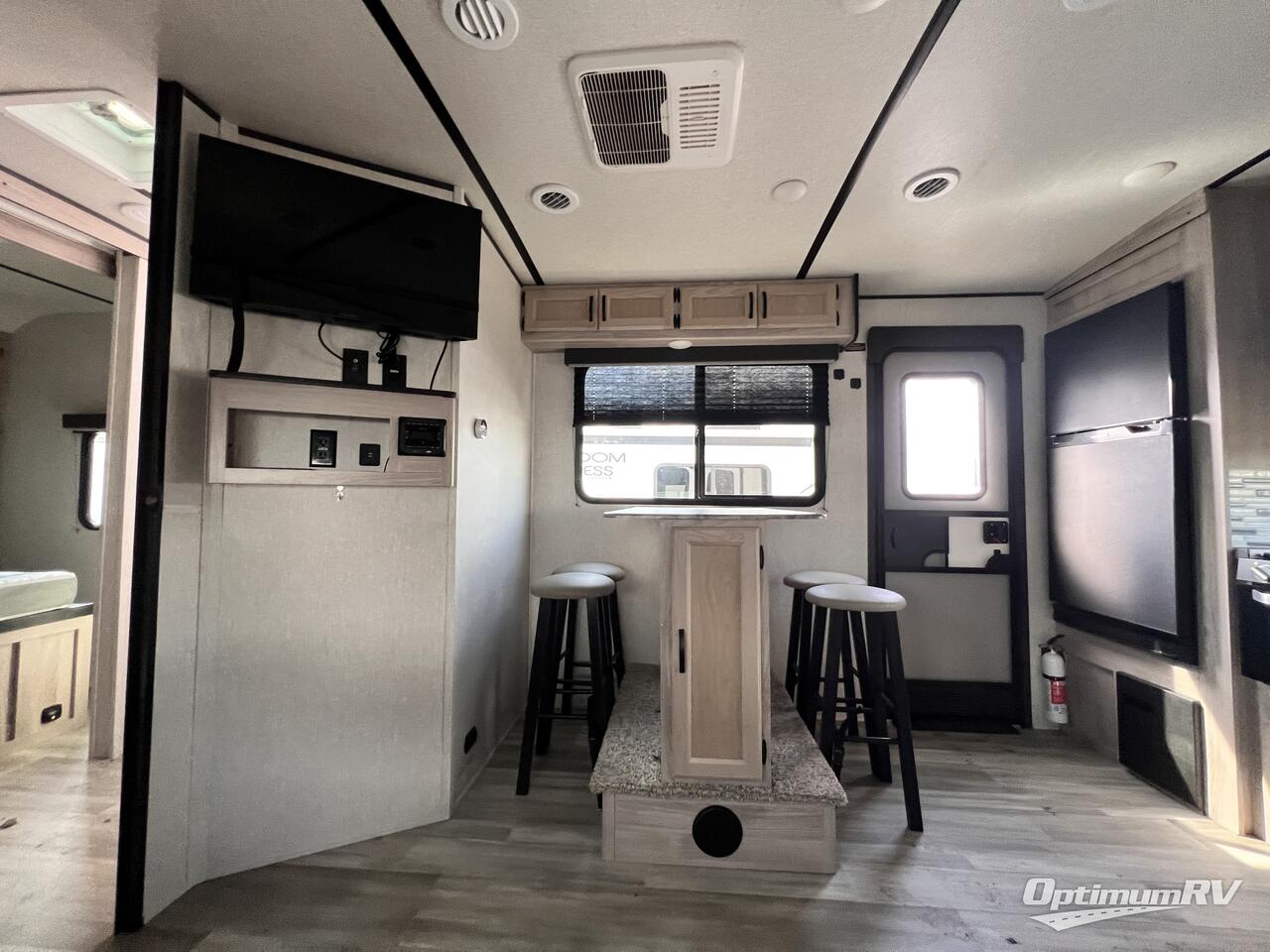 2021 Coachmen Spirit Ultra Lite 2255RK Photo 7