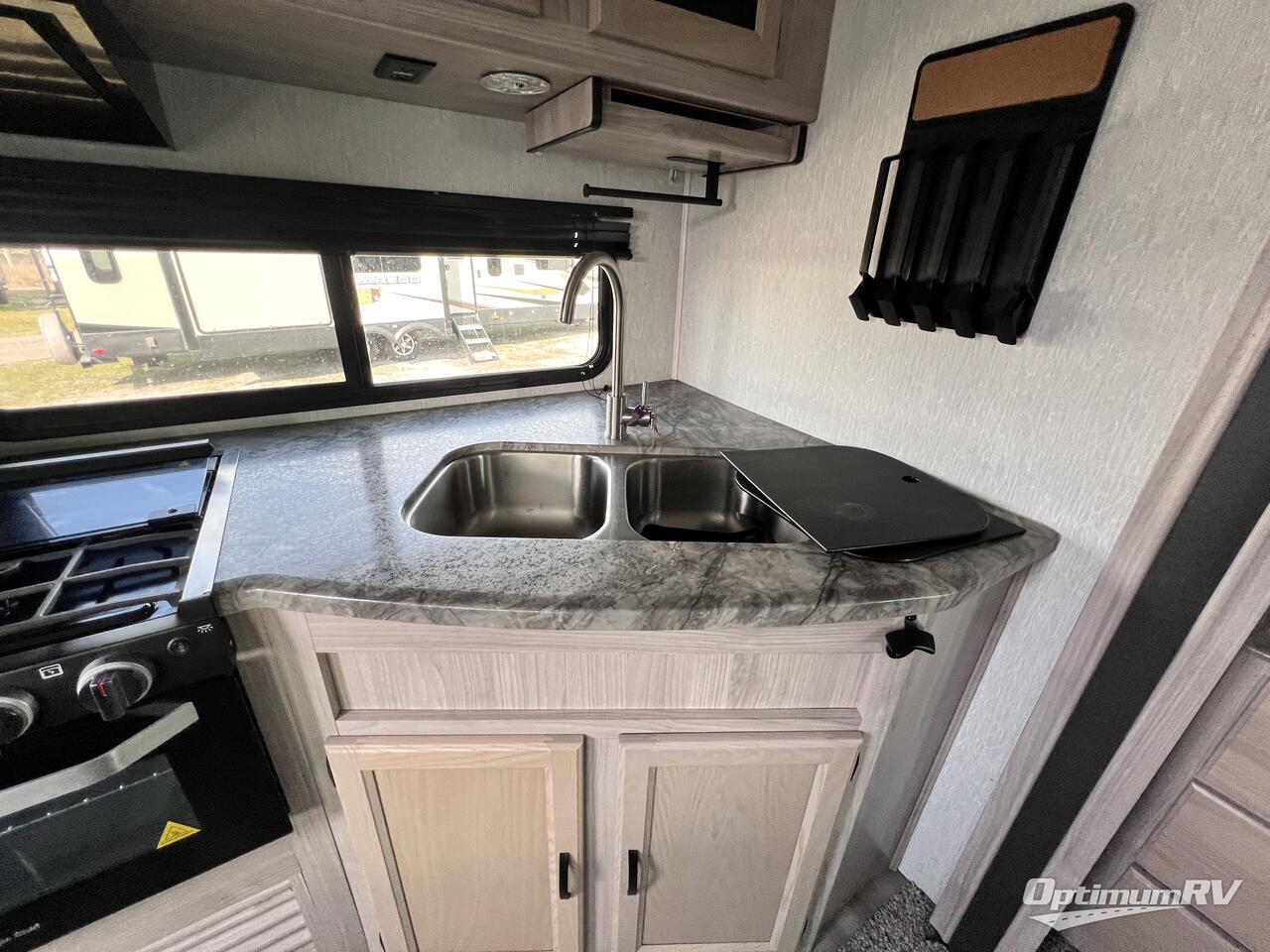 2021 Coachmen Spirit Ultra Lite 2255RK Photo 9