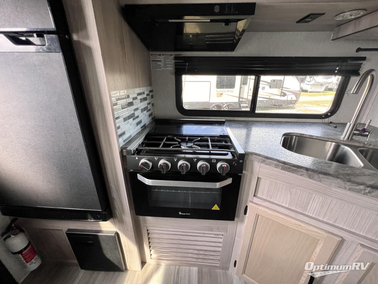 2021 Coachmen Spirit Ultra Lite 2255RK Photo 10