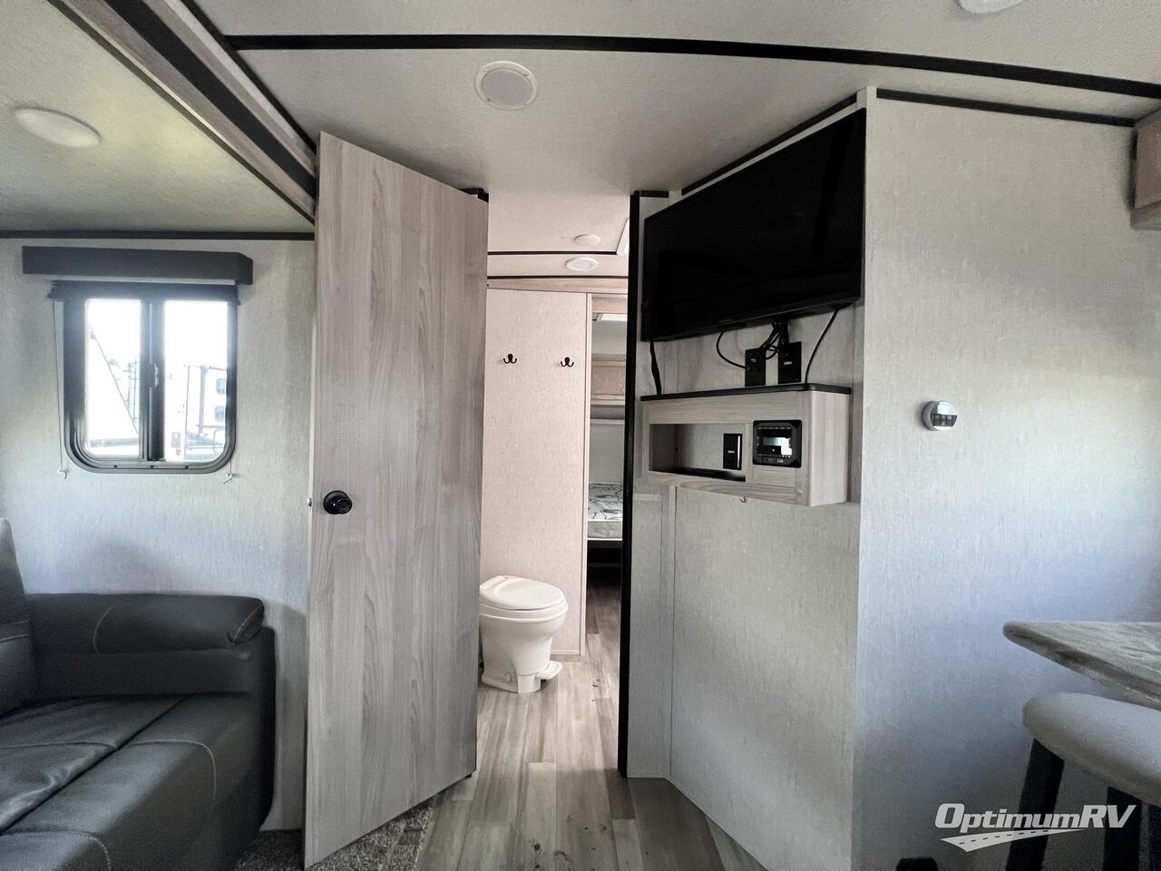 2021 Coachmen Spirit Ultra Lite 2255RK Photo 13