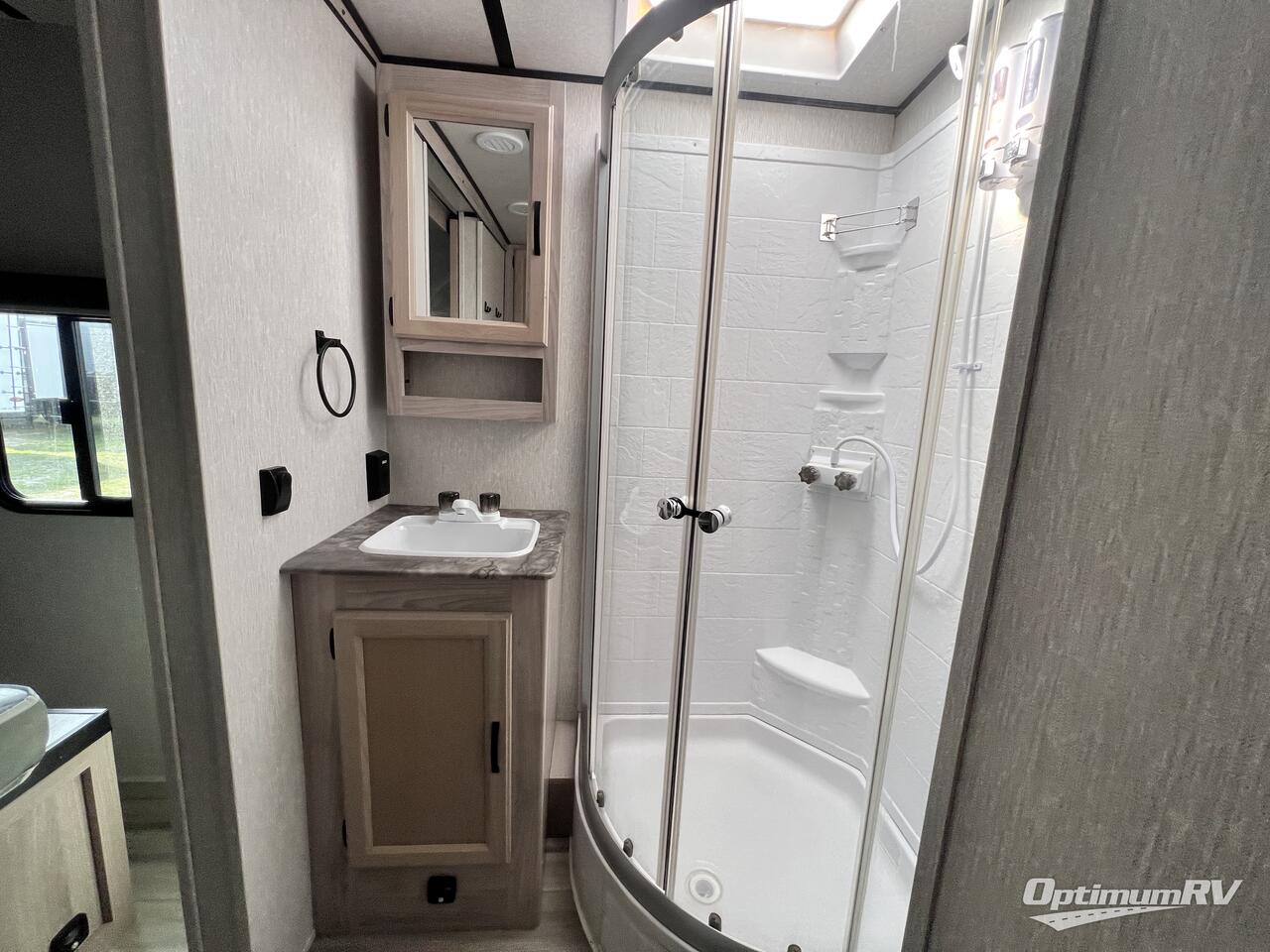 2021 Coachmen Spirit Ultra Lite 2255RK Photo 16