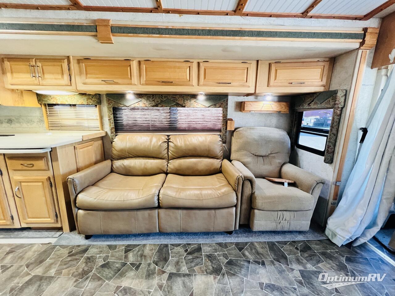 2005 Winnebago Journey 39F Photo 8