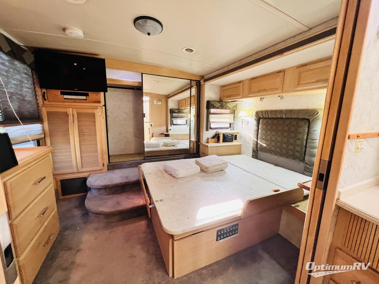 2005 Winnebago Journey 39F Photo 17