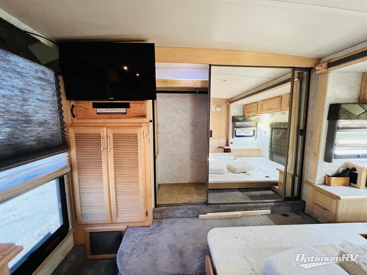 2005 Winnebago Journey 39F Photo 18