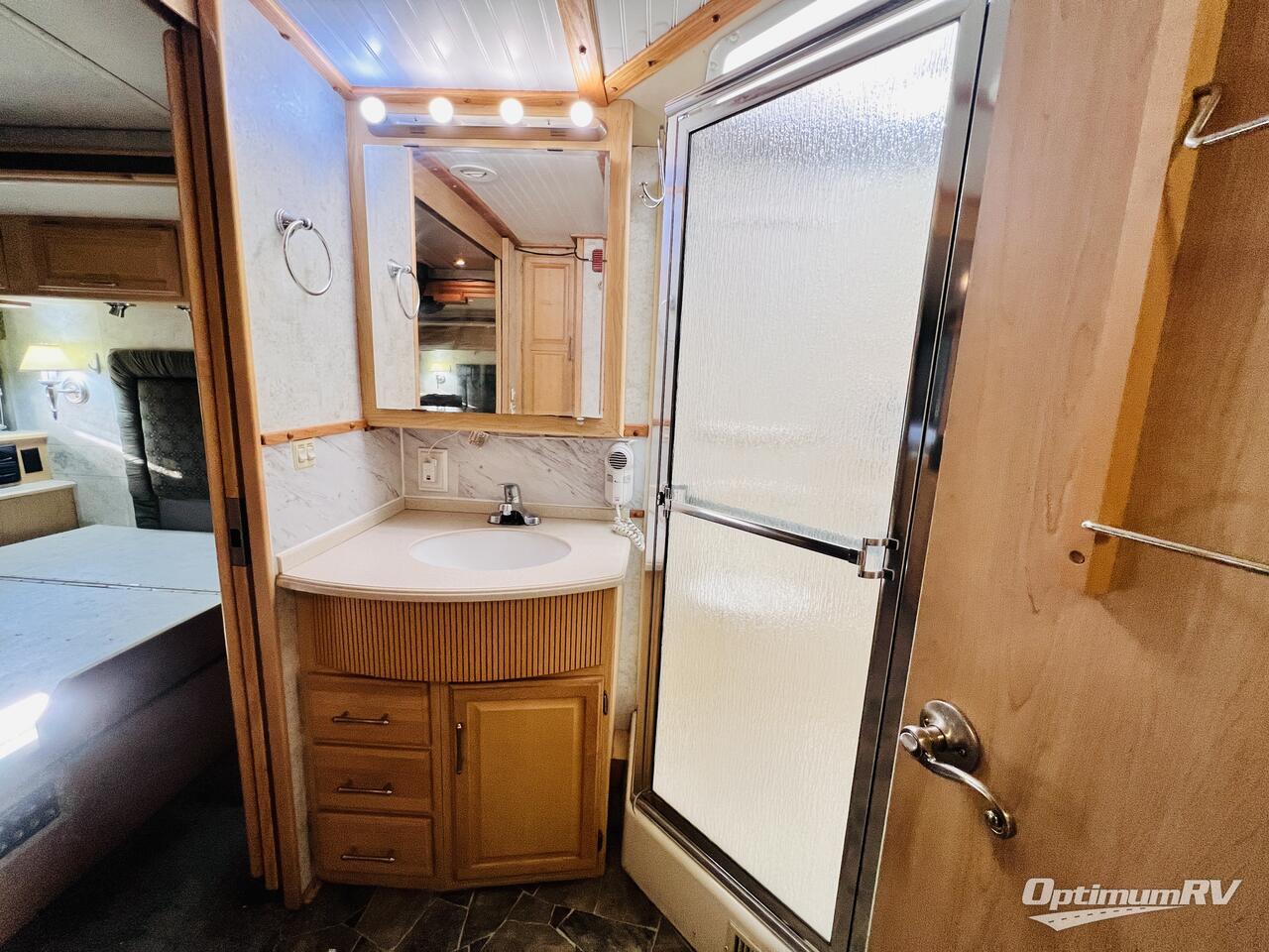 2005 Winnebago Journey 39F Photo 22