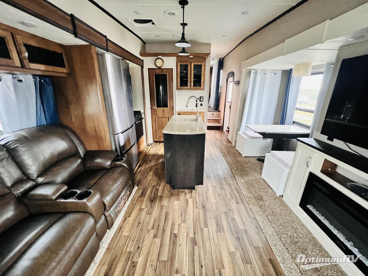 2018 Coachmen Chaparral 392MBL Photo 6