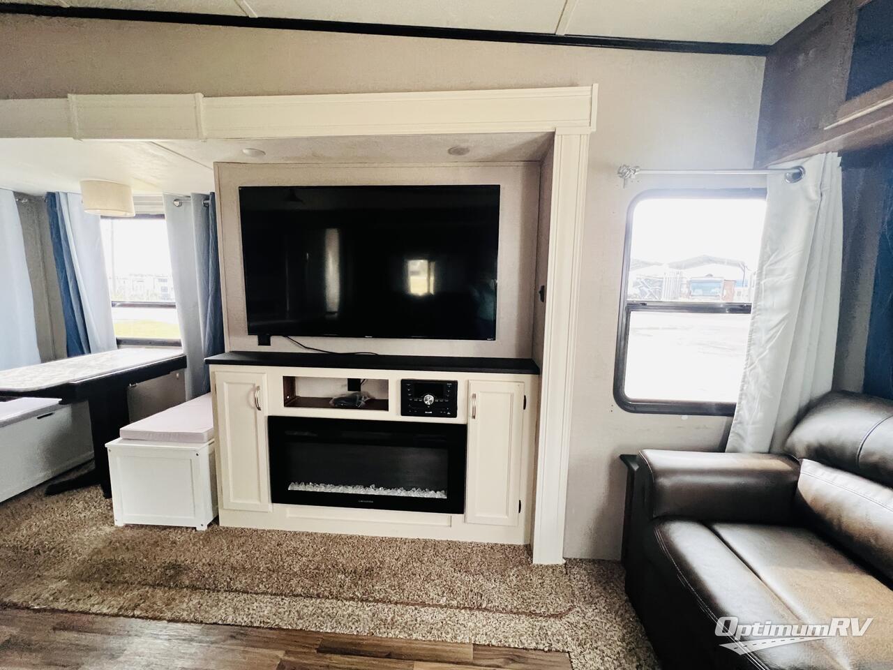 2018 Coachmen Chaparral 392MBL Photo 10