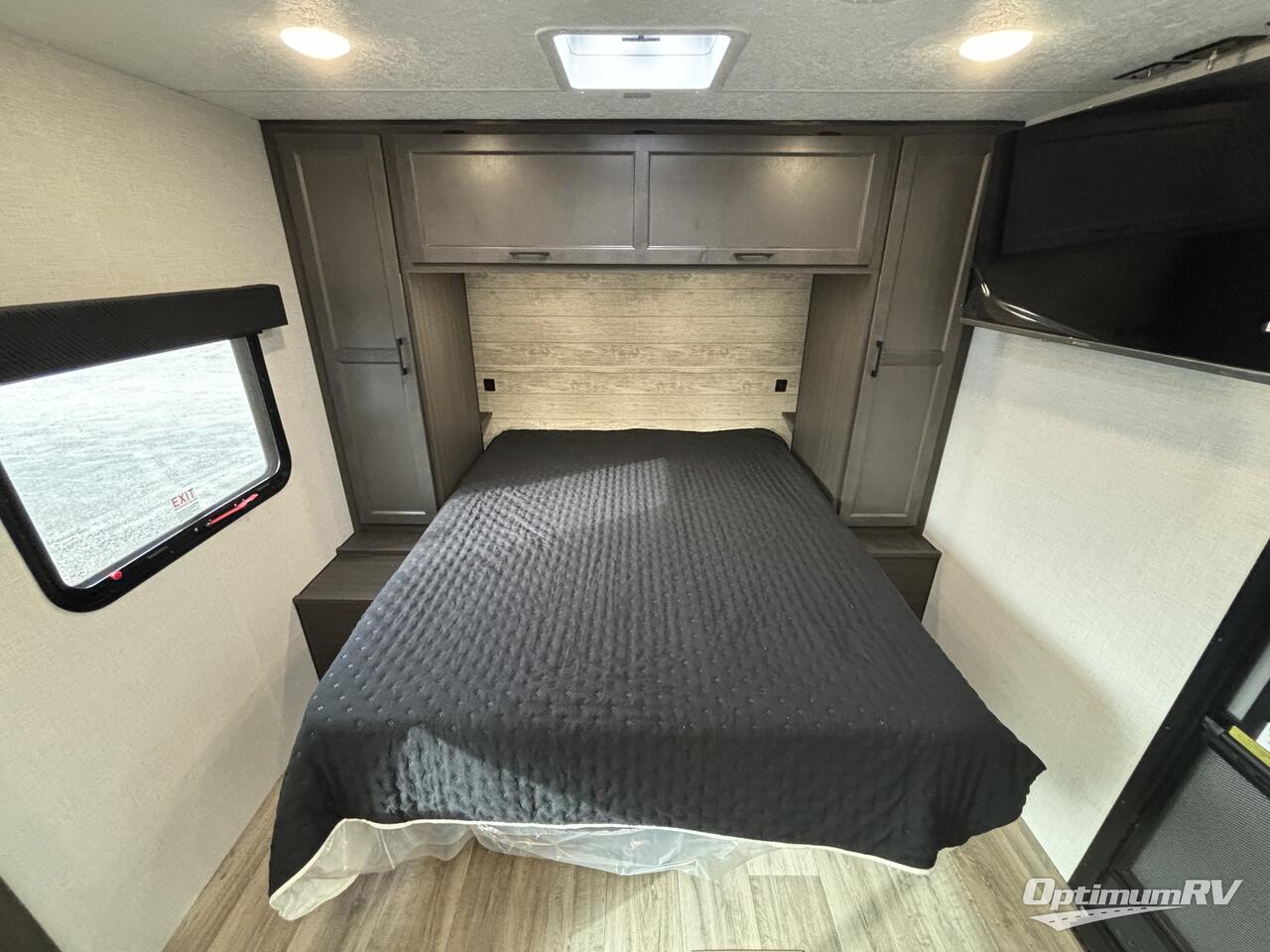 2025 Venture Stratus 211VBH Photo 9