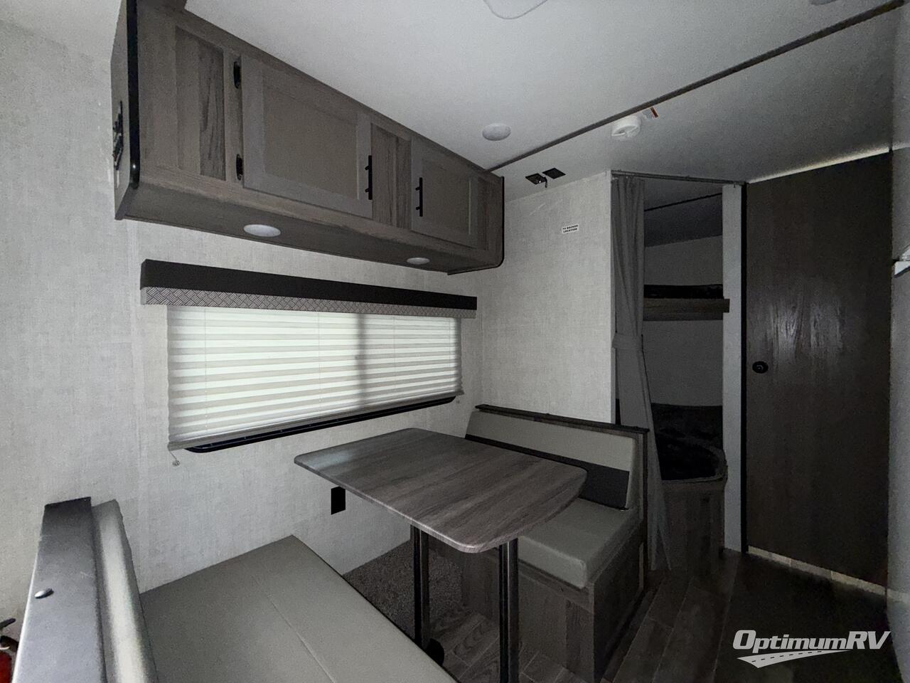 2022 Gulf Stream Kingsport Ultra Lite 248BH Photo 7