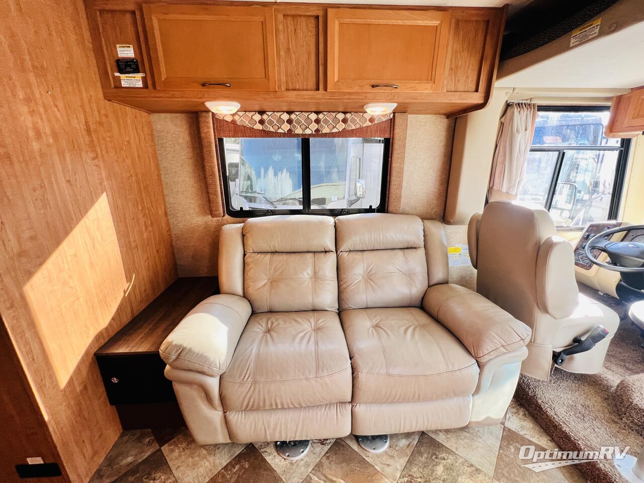 2015 Coachmen Pursuit 27 KB Photo 8