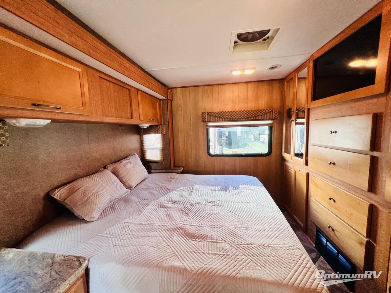 2015 Coachmen Pursuit 27 KB Photo 16