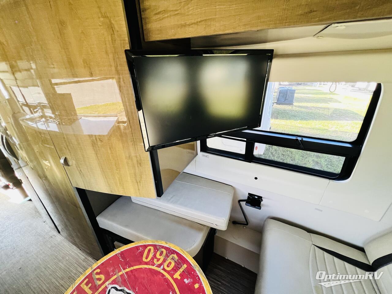 2017 Winnebago Era 70X Photo 12