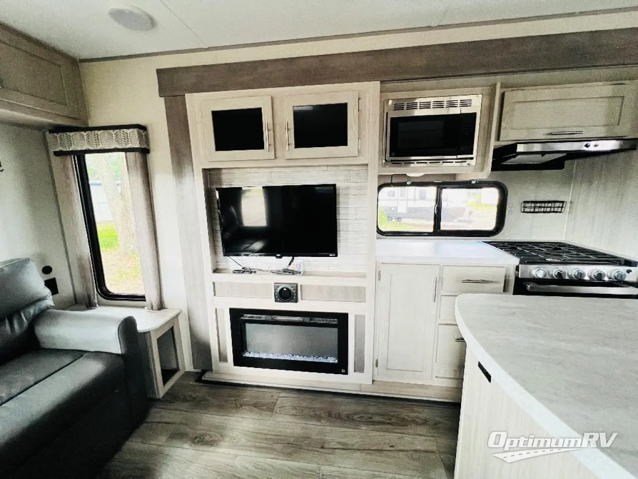 2023 Coachmen Catalina Legacy 313RLTS Photo 7