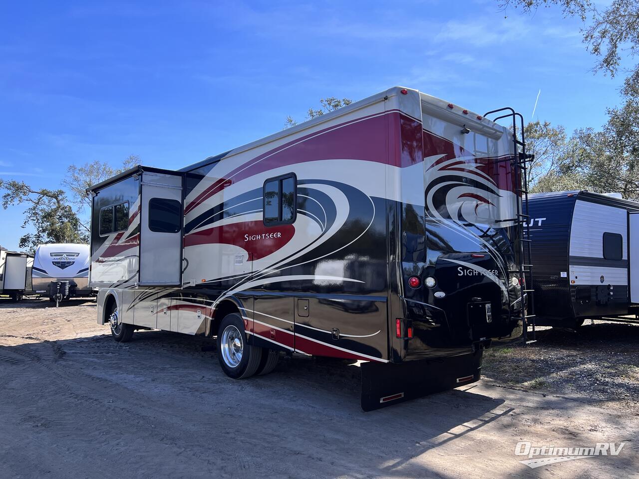 2015 Winnebago Sightseer 30A Photo 2