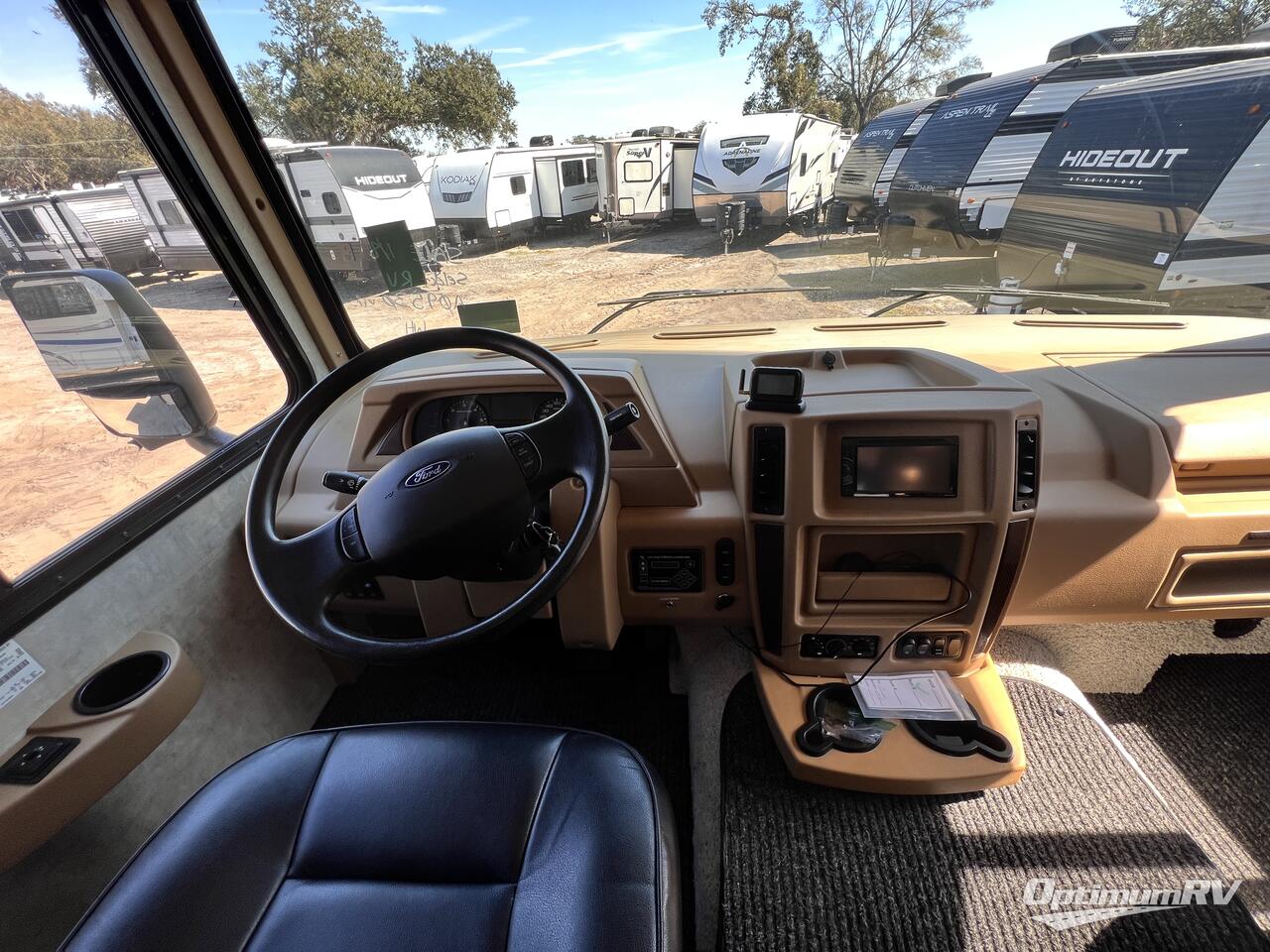 2015 Winnebago Sightseer 30A Photo 8