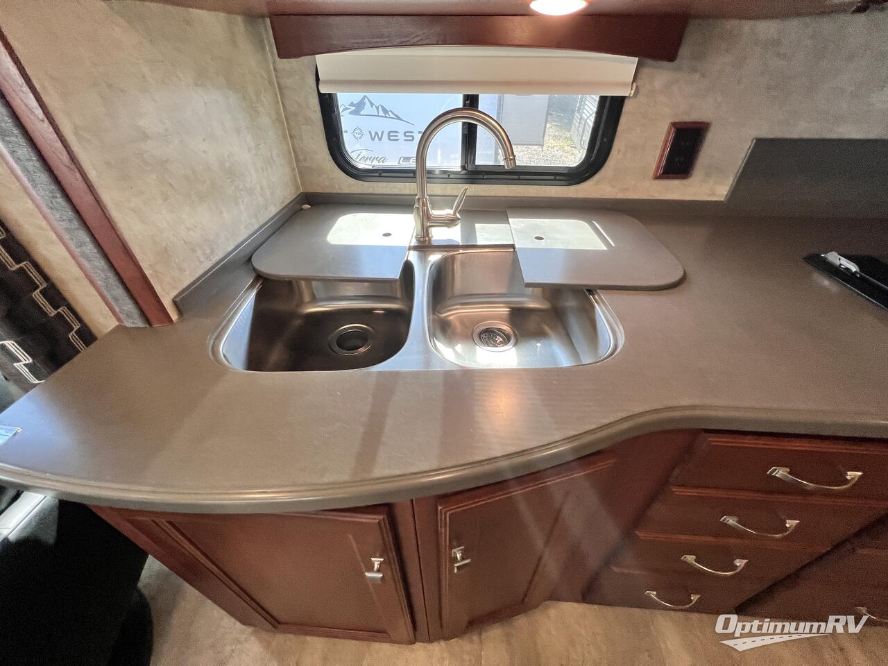 2015 Winnebago Sightseer 30A Photo 12