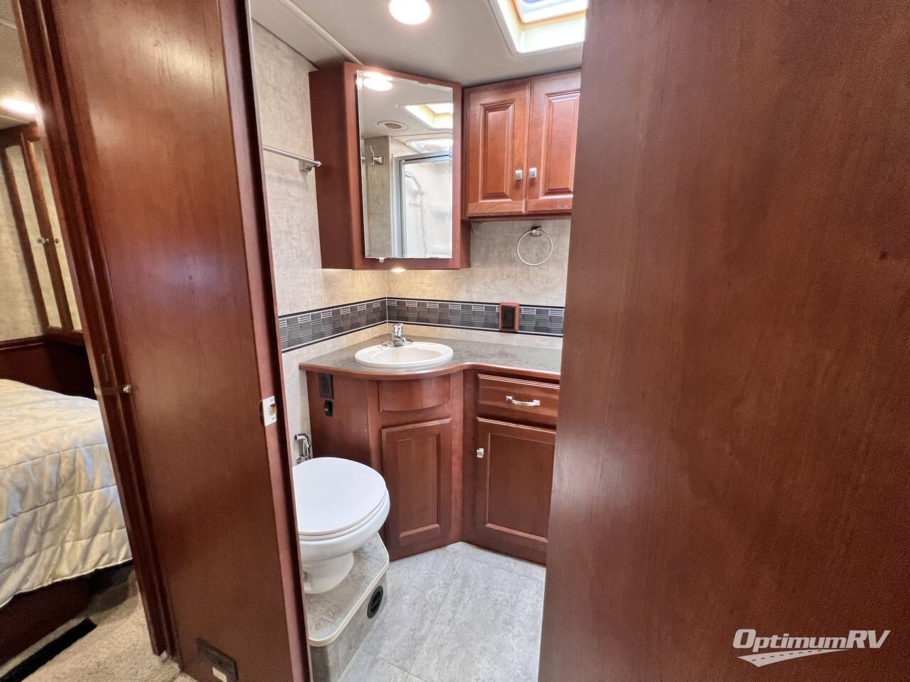 2015 Winnebago Sightseer 30A Photo 17