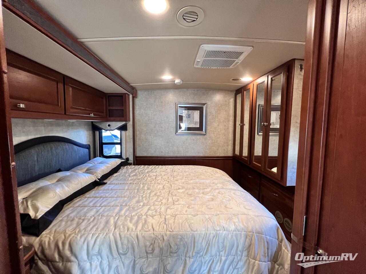 2015 Winnebago Sightseer 30A Photo 18