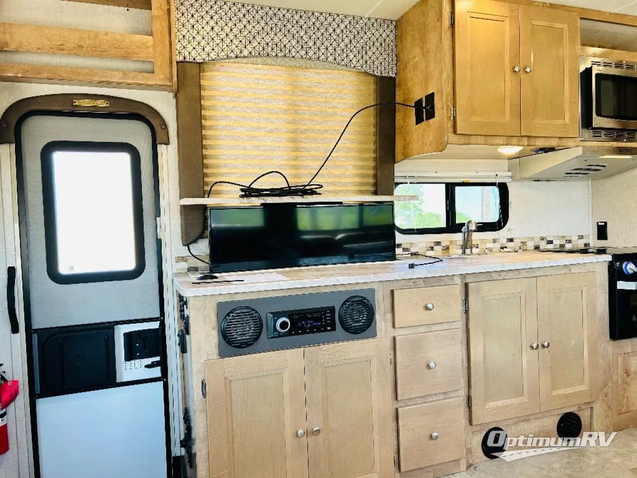 2019 Coachmen Leprechaun 319MB Ford 450 Photo 6