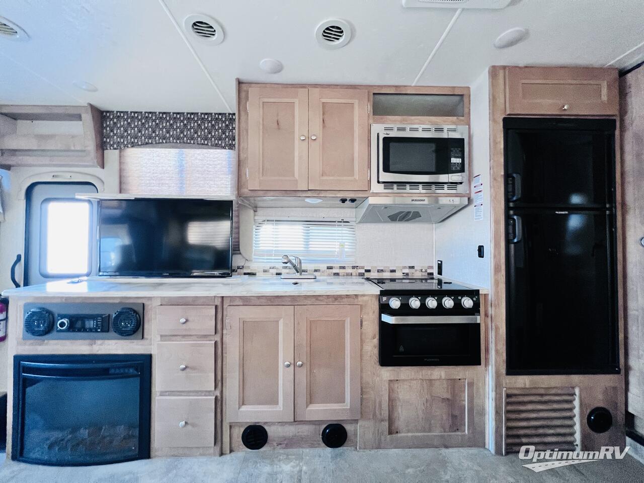 2019 Coachmen Leprechaun 319MB Ford 450 Photo 14