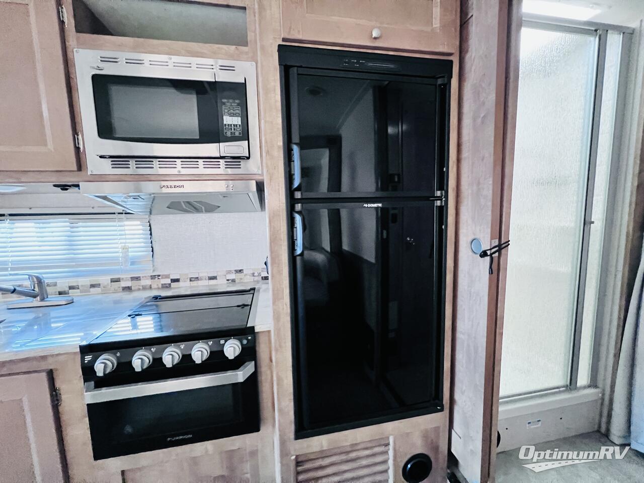 2019 Coachmen Leprechaun 319MB Ford 450 Photo 18