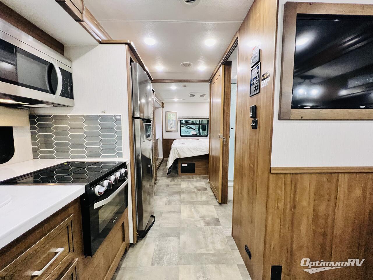 2020 Coachmen Mirada 35OS Photo 16