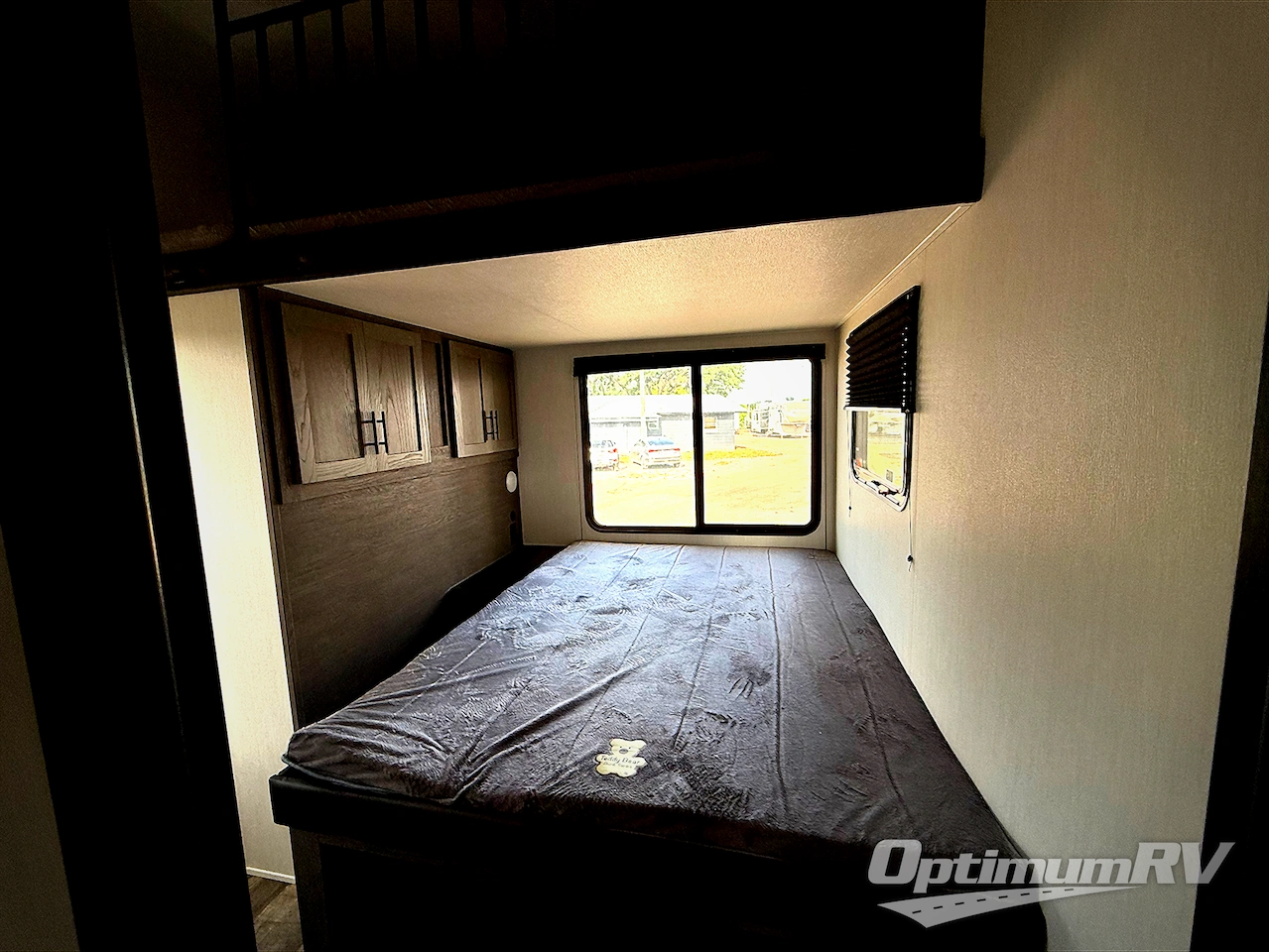 2025 Forest River Cherokee Arctic Wolf Suite 3750SUITE Photo 14