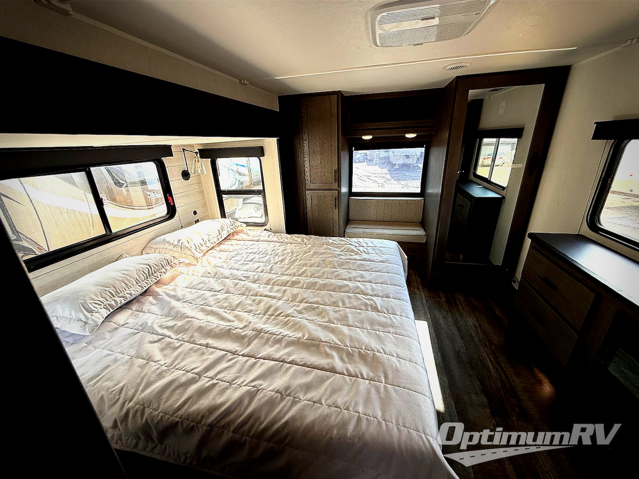 2025 Forest River Cherokee Arctic Wolf Suite 3750SUITE Photo 24
