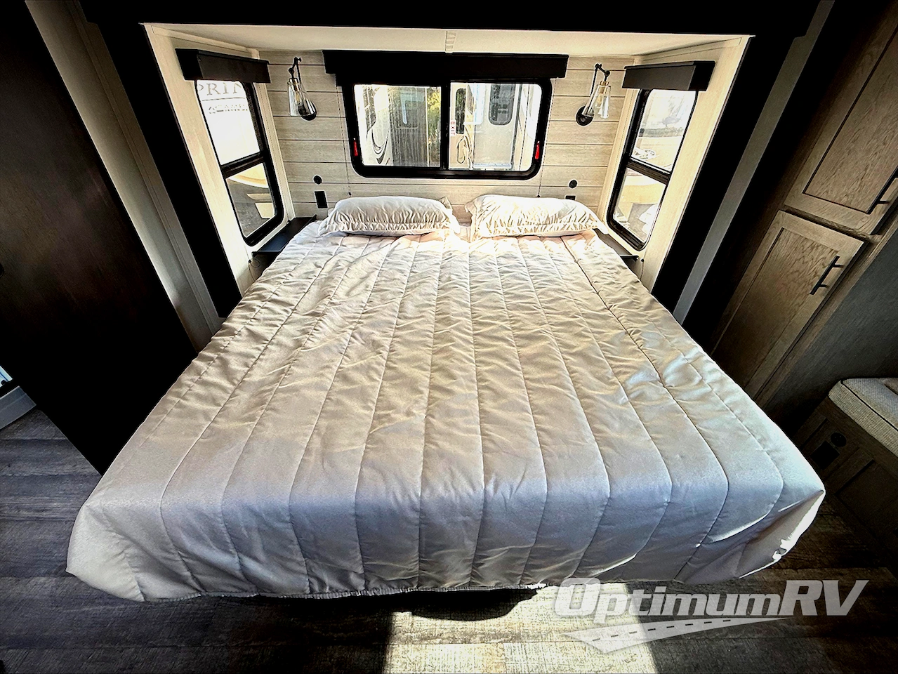 2025 Forest River Cherokee Arctic Wolf Suite 3750SUITE Photo 25