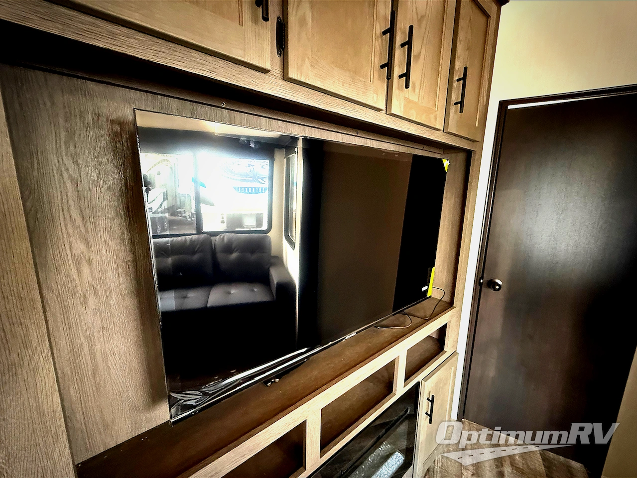 2025 Forest River Cherokee Arctic Wolf Suite 3750SUITE Photo 12