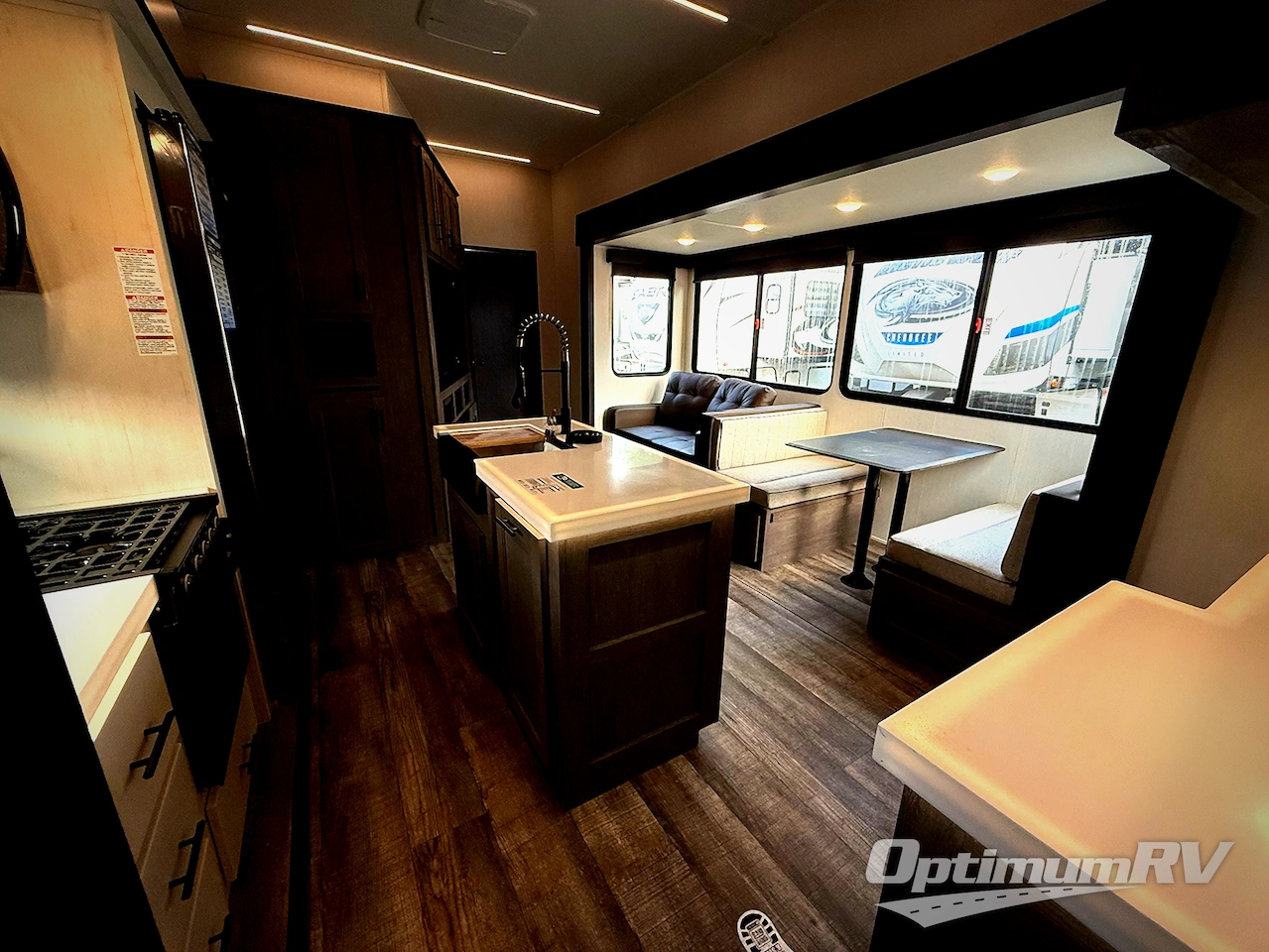 2025 Forest River Cherokee Arctic Wolf Suite 3750SUITE Photo 4