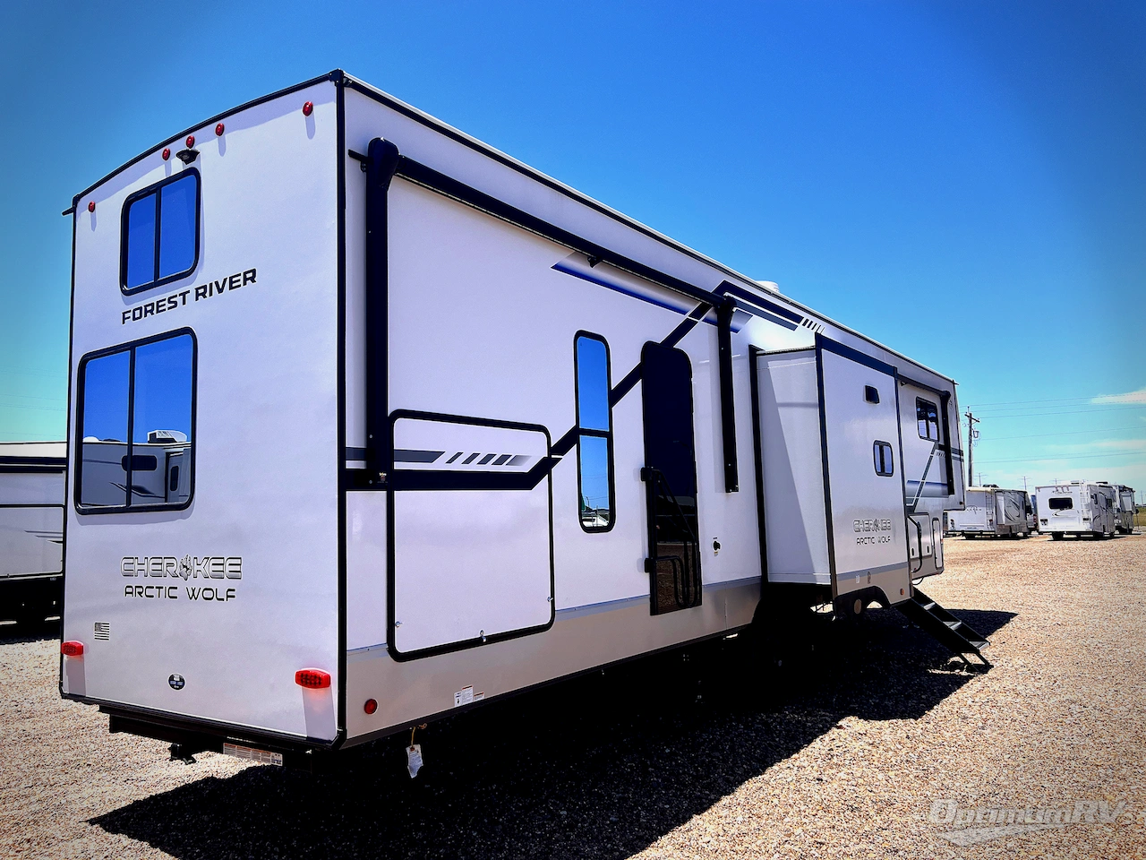 2025 Forest River Cherokee Arctic Wolf Suite 3750SUITE Photo 2