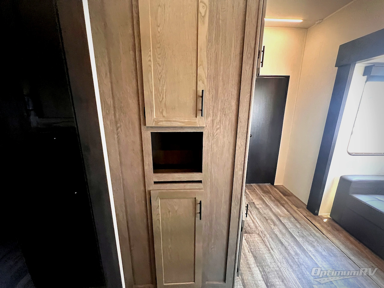 2025 Forest River Cherokee Arctic Wolf Suite 3750SUITE Photo 11