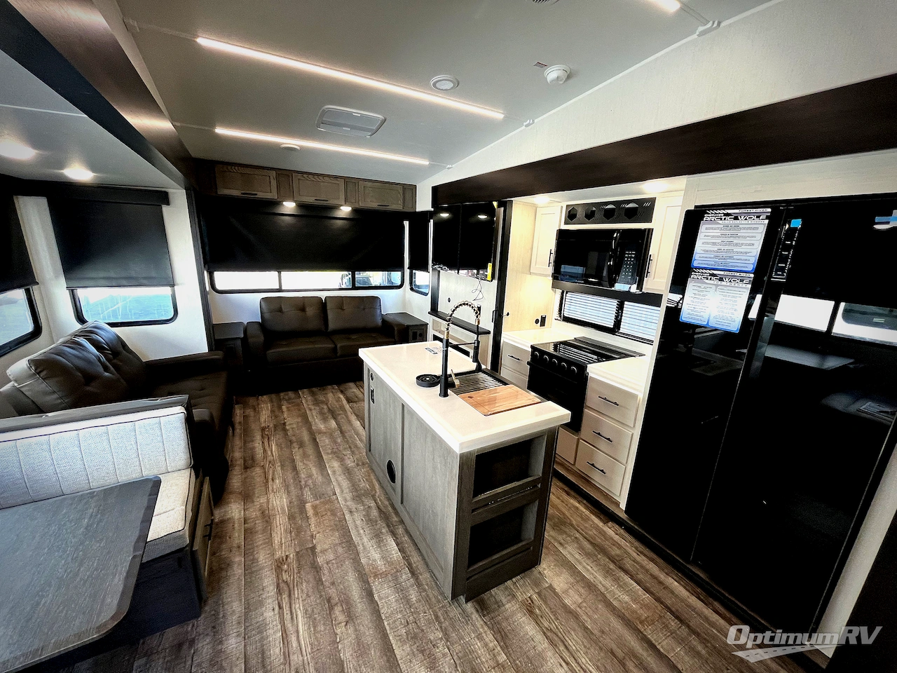 2025 Forest River Cherokee Arctic Wolf Suite 3650SUITE Photo 4