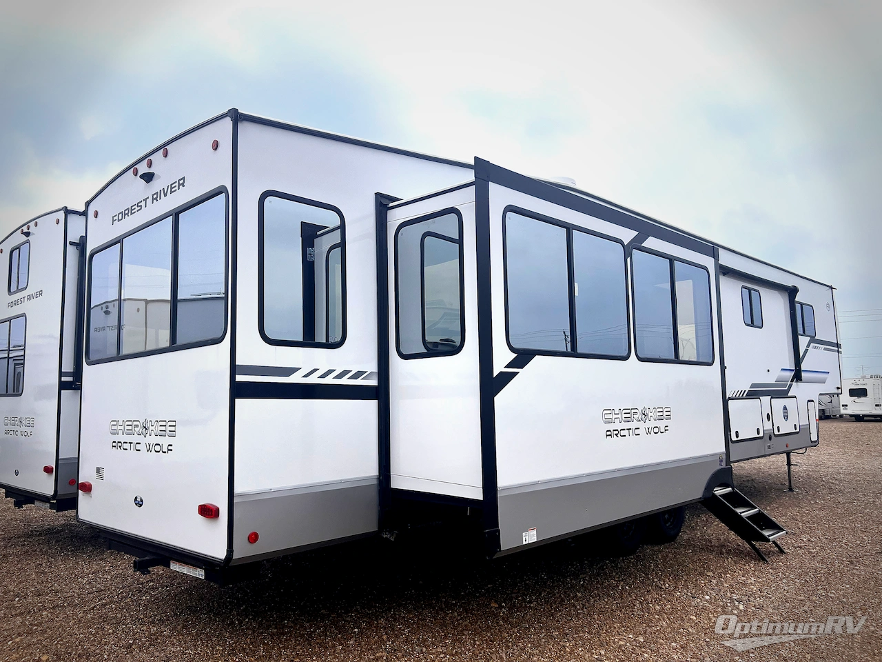 2025 Forest River Cherokee Arctic Wolf Suite 3650SUITE Photo 2