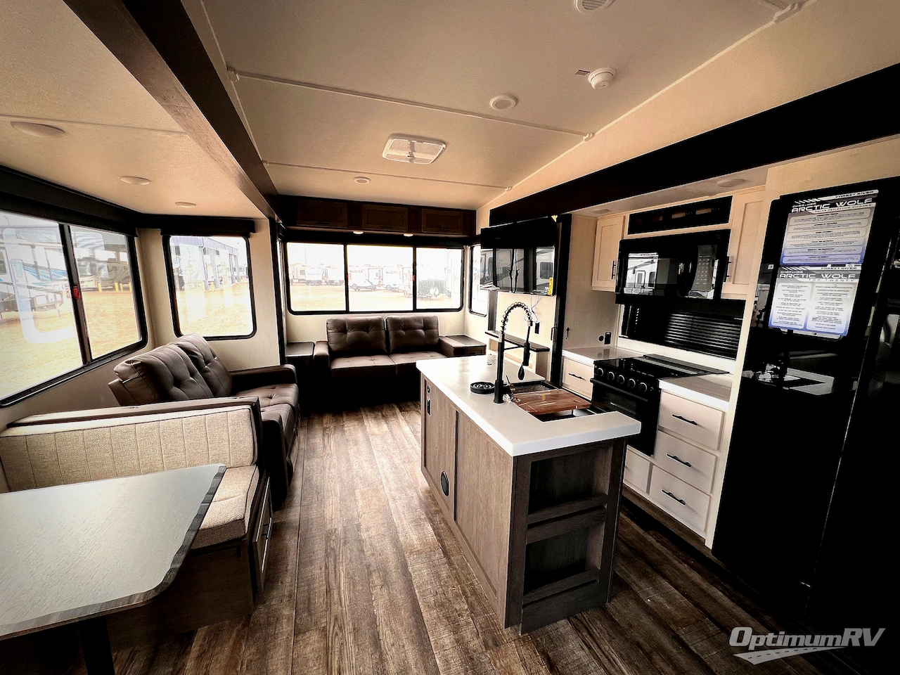 2025 Forest River Cherokee Arctic Wolf Suite 3650SUITE Photo 4
