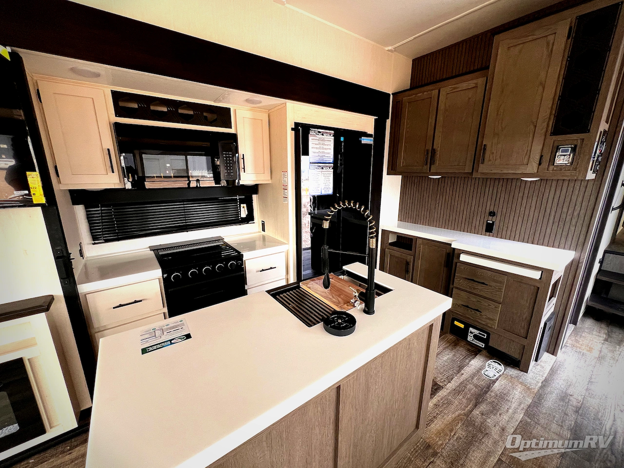 2025 Forest River Cherokee Arctic Wolf Suite 3650SUITE Photo 5