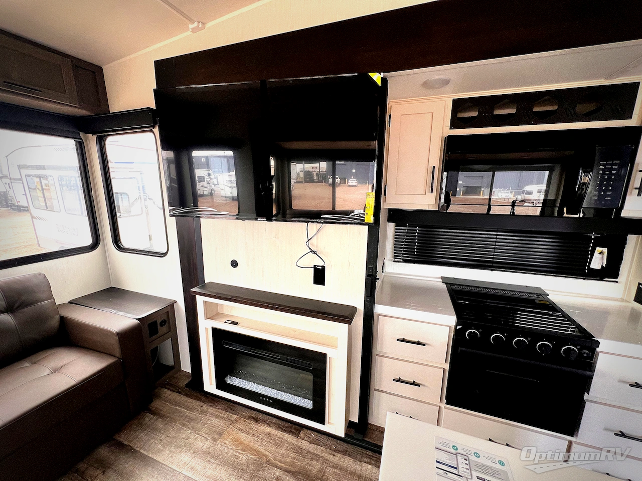 2025 Forest River Cherokee Arctic Wolf Suite 3650SUITE Photo 13