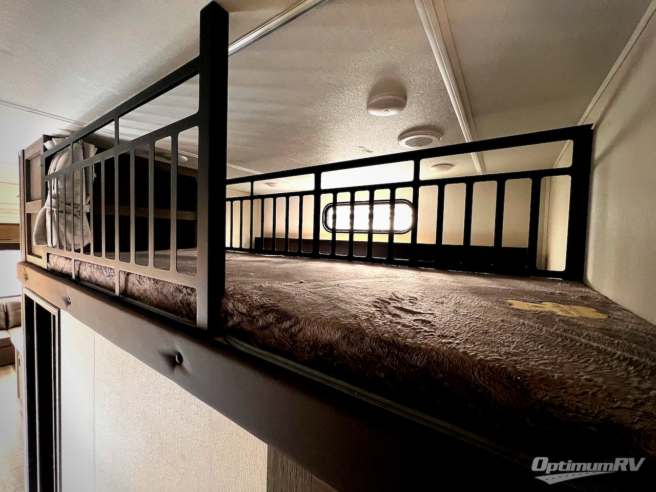 2025 Forest River Cherokee Arctic Wolf Suite 3650SUITE Photo 17