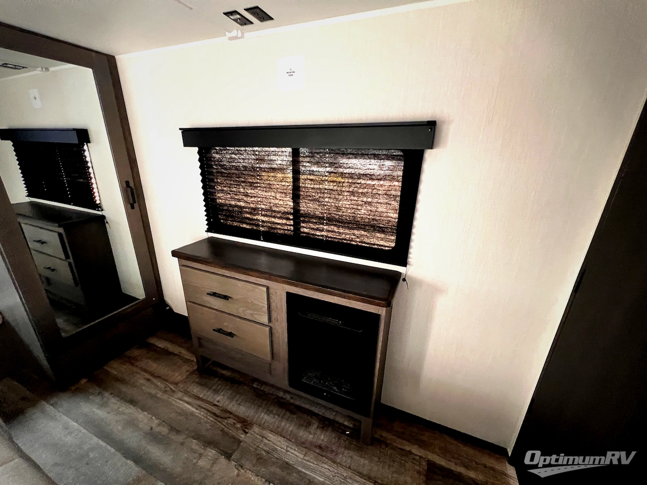 2025 Forest River Cherokee Arctic Wolf Suite 3650SUITE Photo 21
