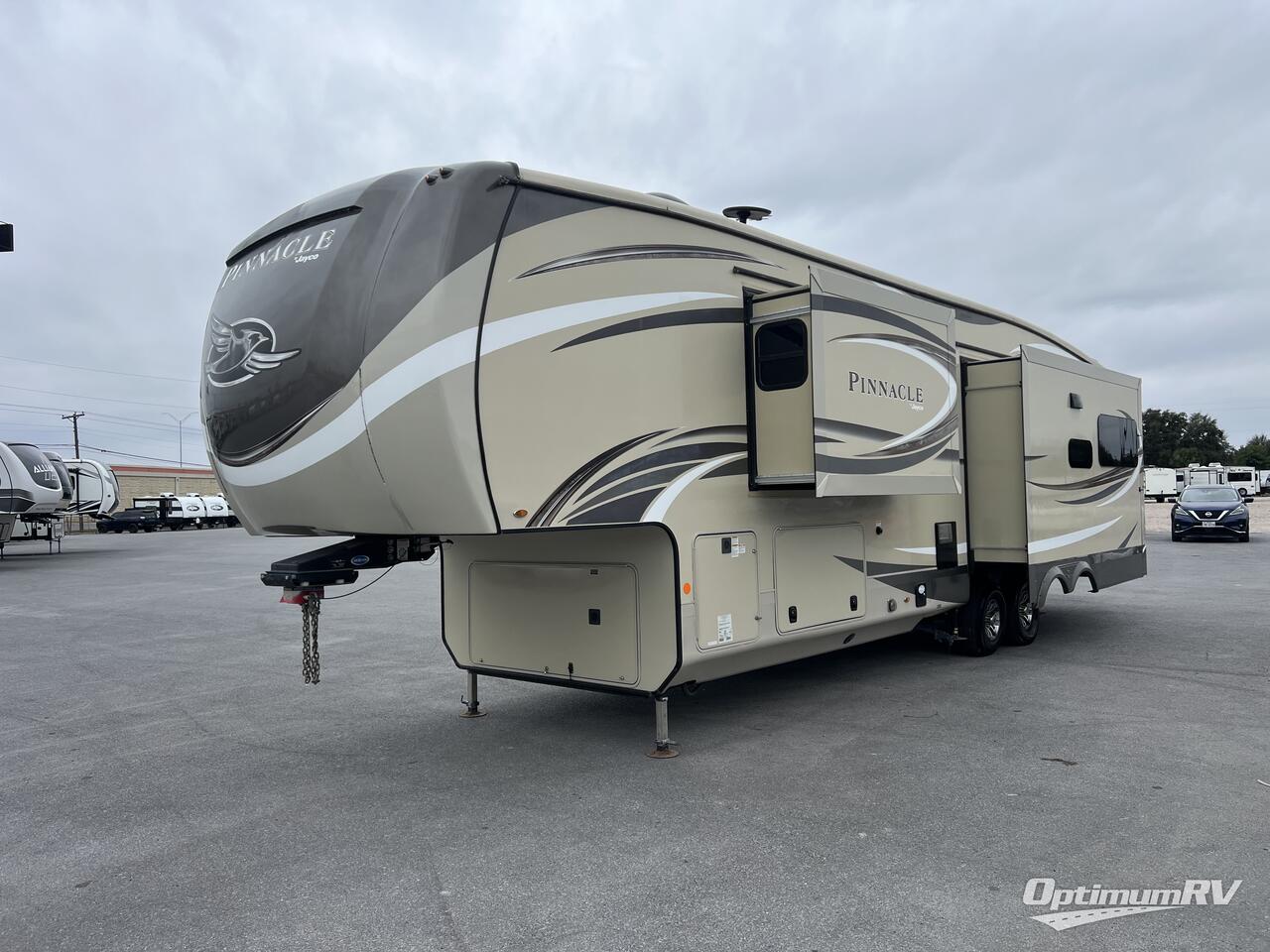 2020 Jayco Pinnacle 36FBTS Photo 2