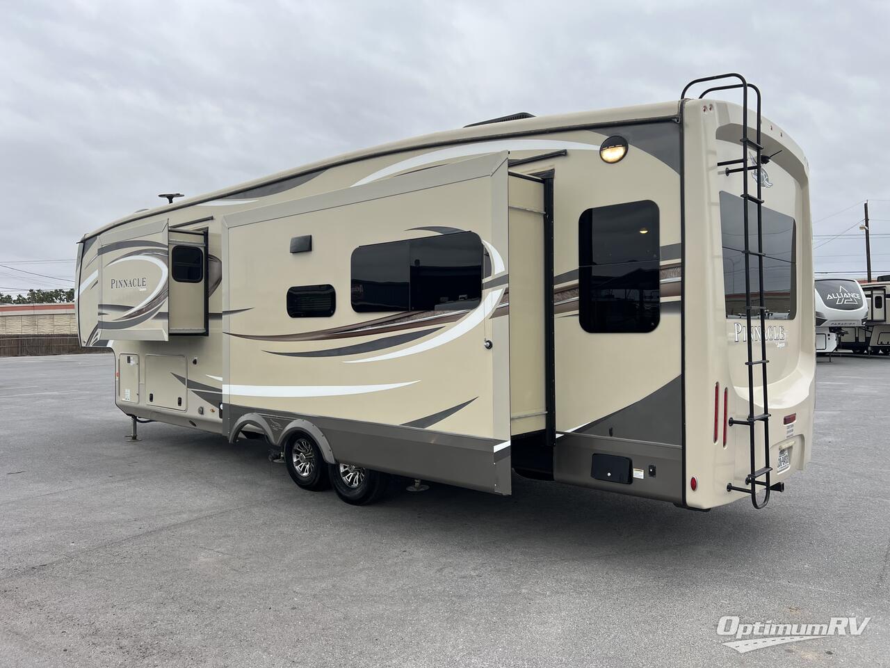 2020 Jayco Pinnacle 36FBTS Photo 3