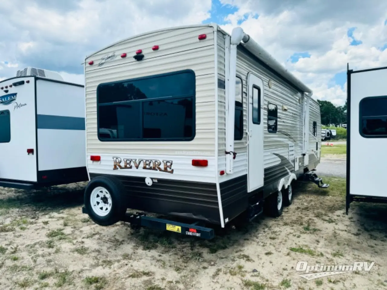 2017 Shasta Revere 27RL Photo 2