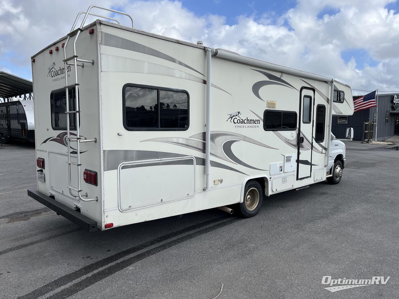 2009 Coachmen Freelander 2600SO Photo 3