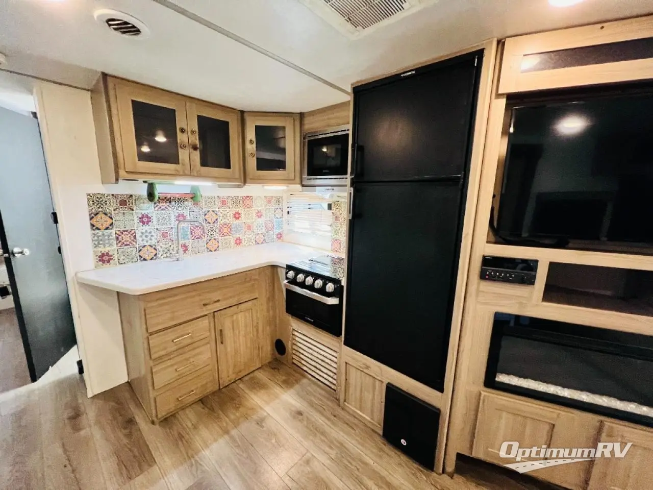 2020 Coachmen Freedom Express Ultra Lite 279RLDS Photo 8