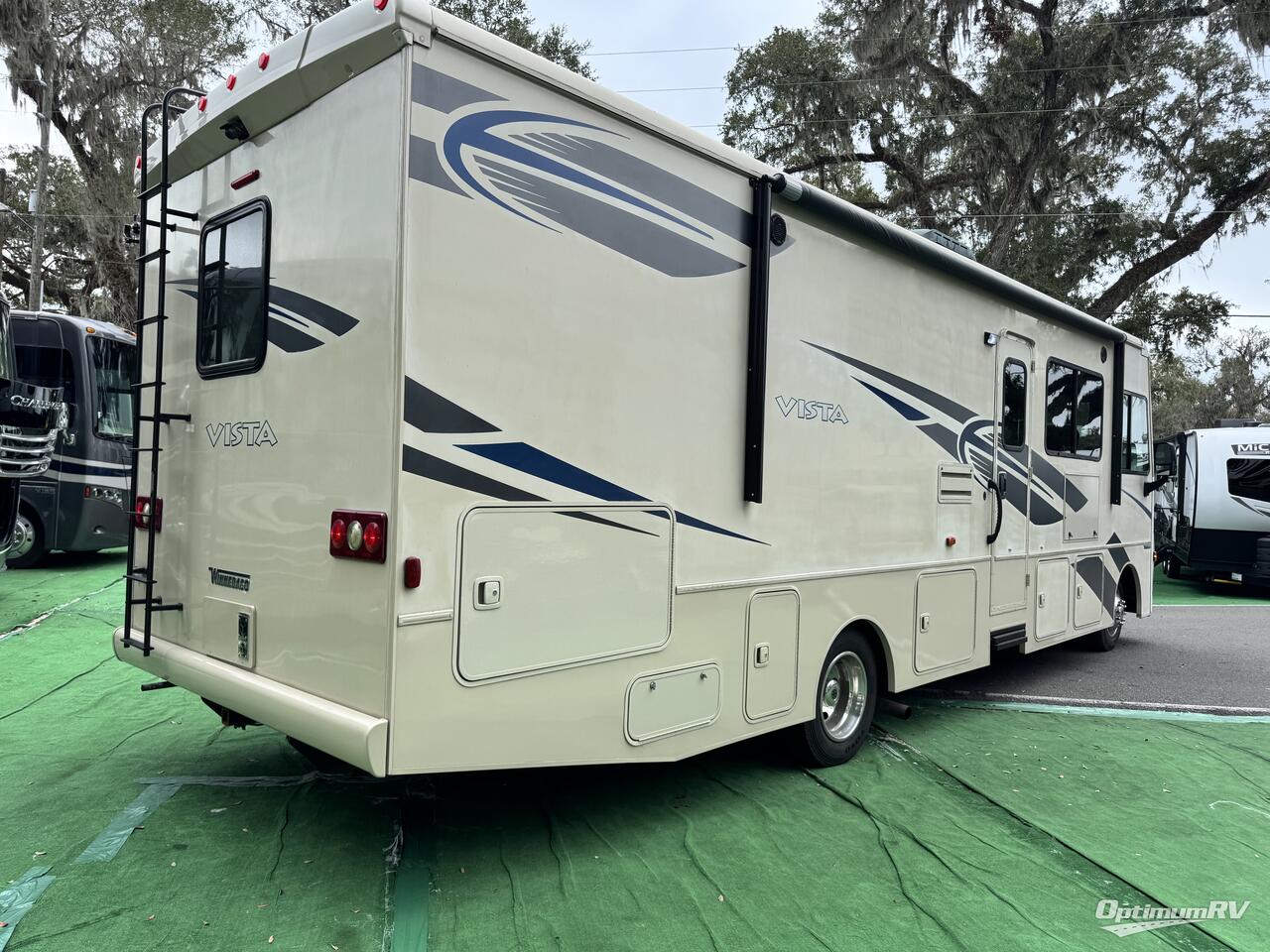 2017 Winnebago Vista 31BE Photo 2