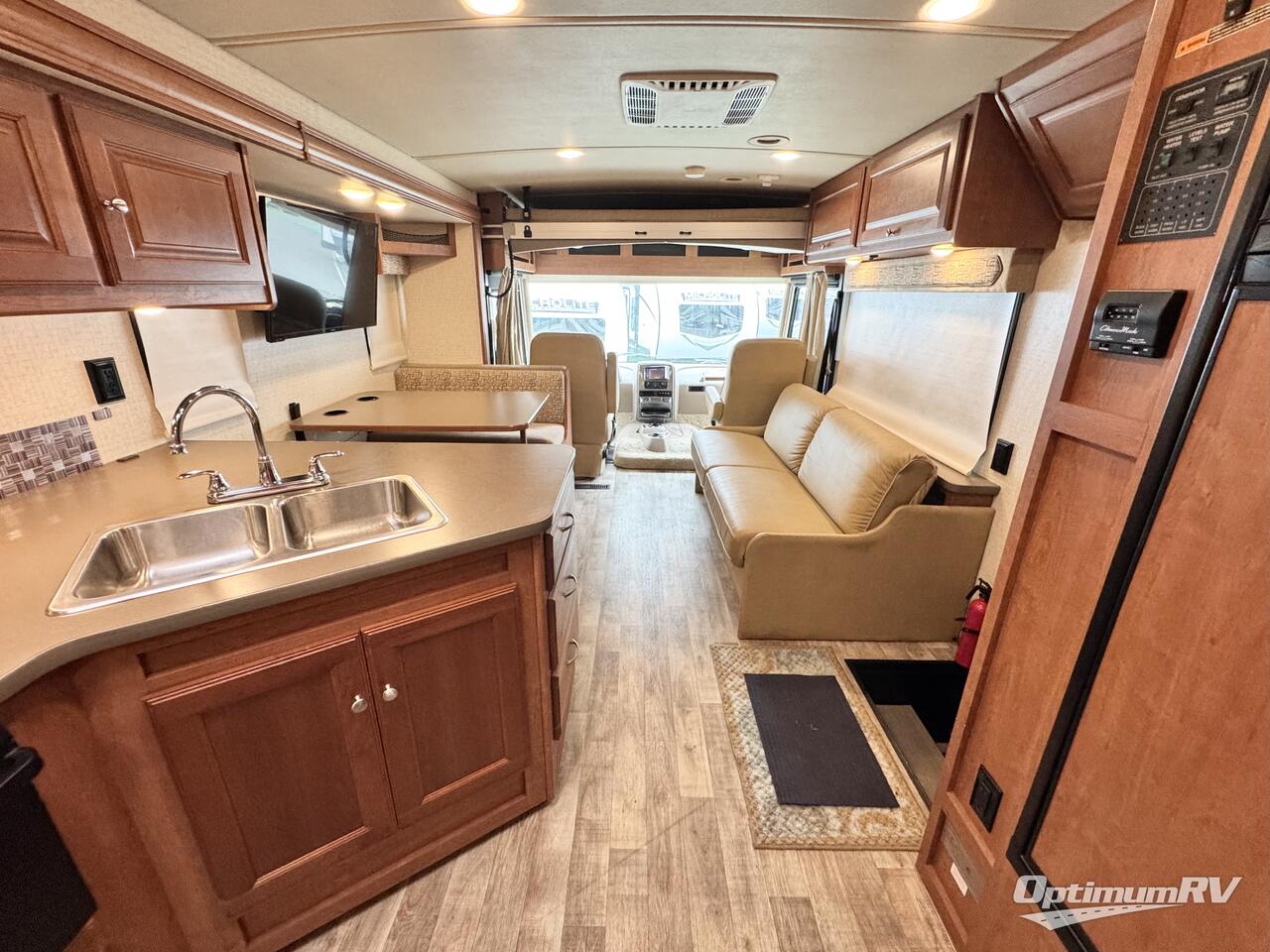 2017 Winnebago Vista 31BE Photo 5