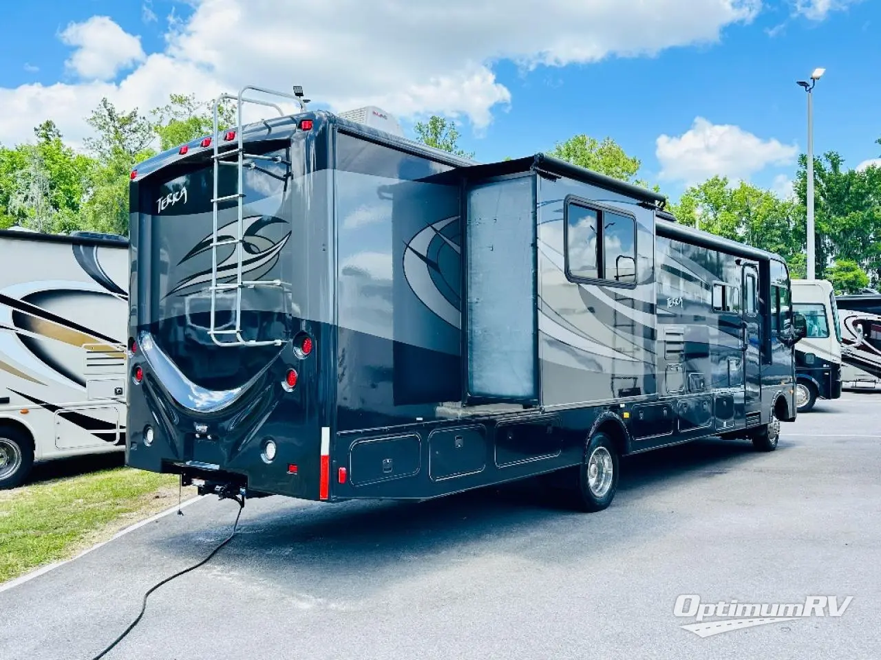 2014 Fleetwood Terra 34E Photo 2