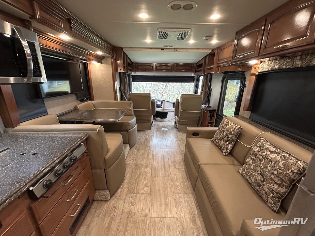 2018 Holiday Rambler Navigator XE 33D Photo 4