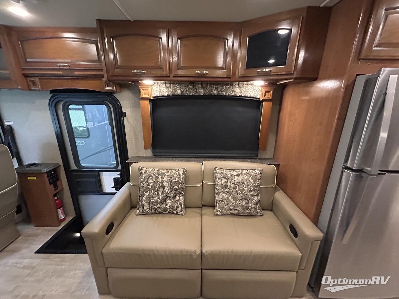 2018 Holiday Rambler Navigator XE 33D Photo 12